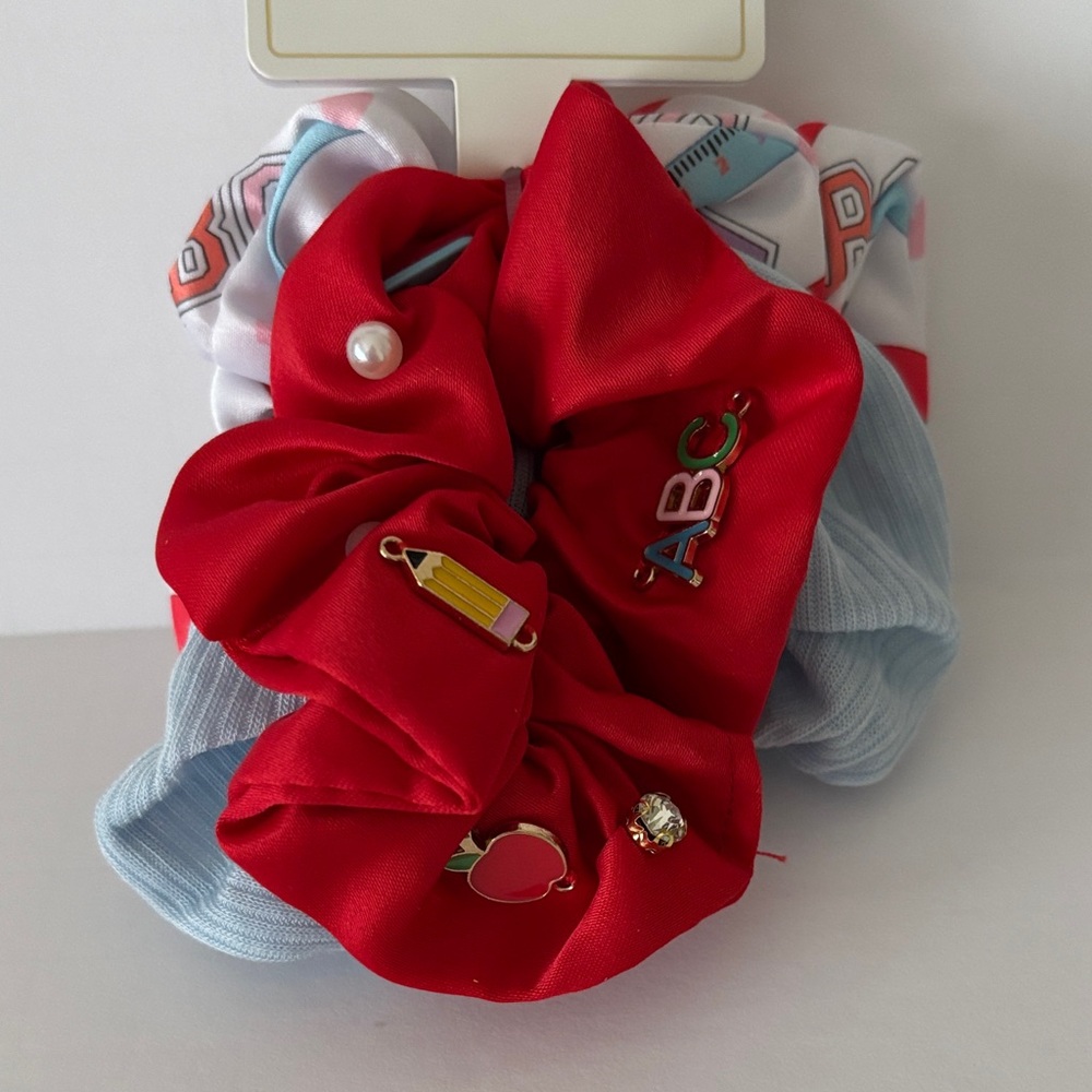 ☀️ Set of 3 Teacher🍎Scrunchies